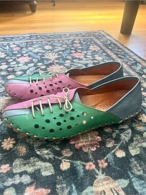 Women's Multicolor Perforated Leather Lace-Up Flats - Green Pink Blue